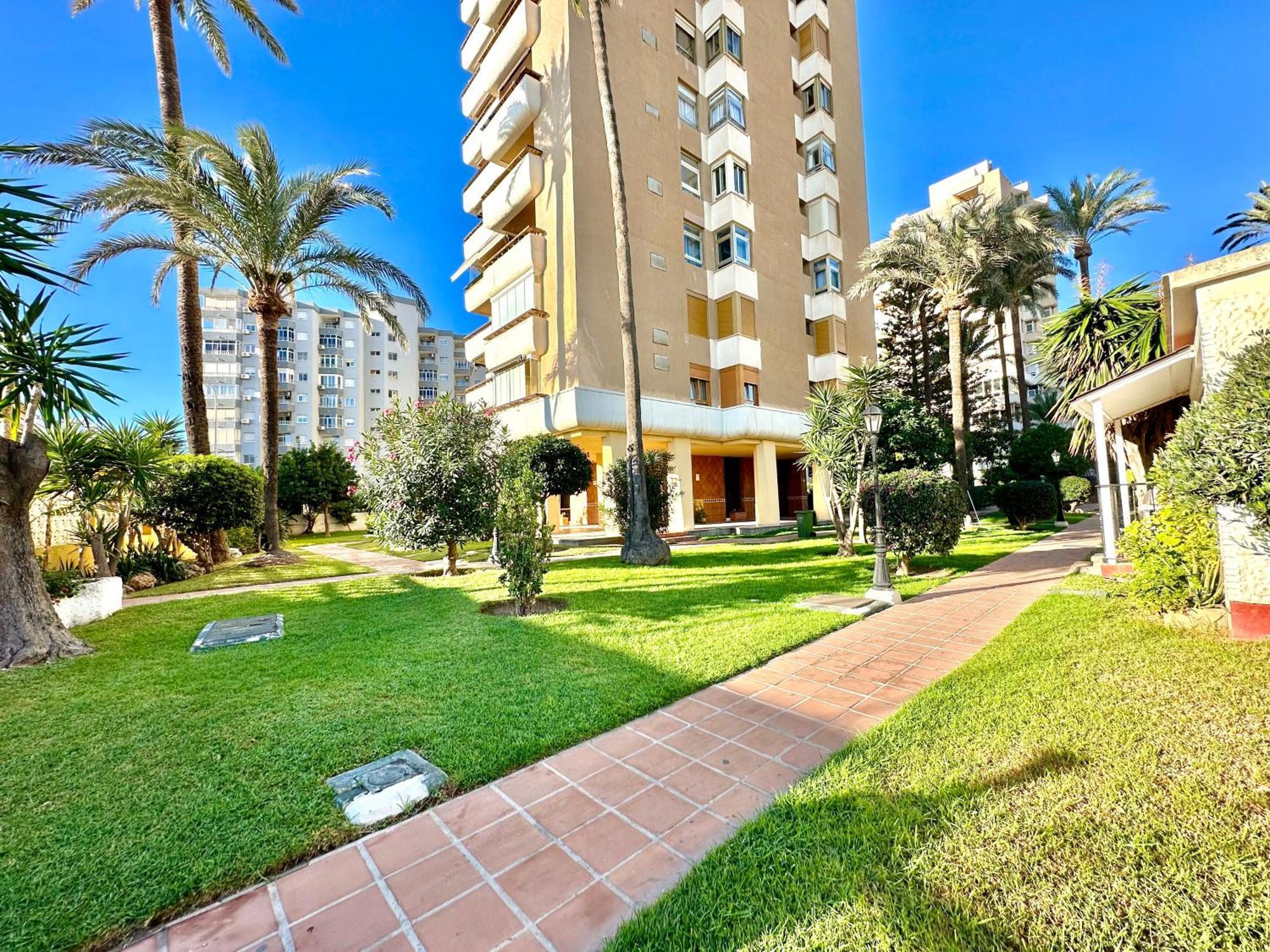 Gorgeous Apartment At The Sea In La Carihuela! Torremolinos Eksteriør billede