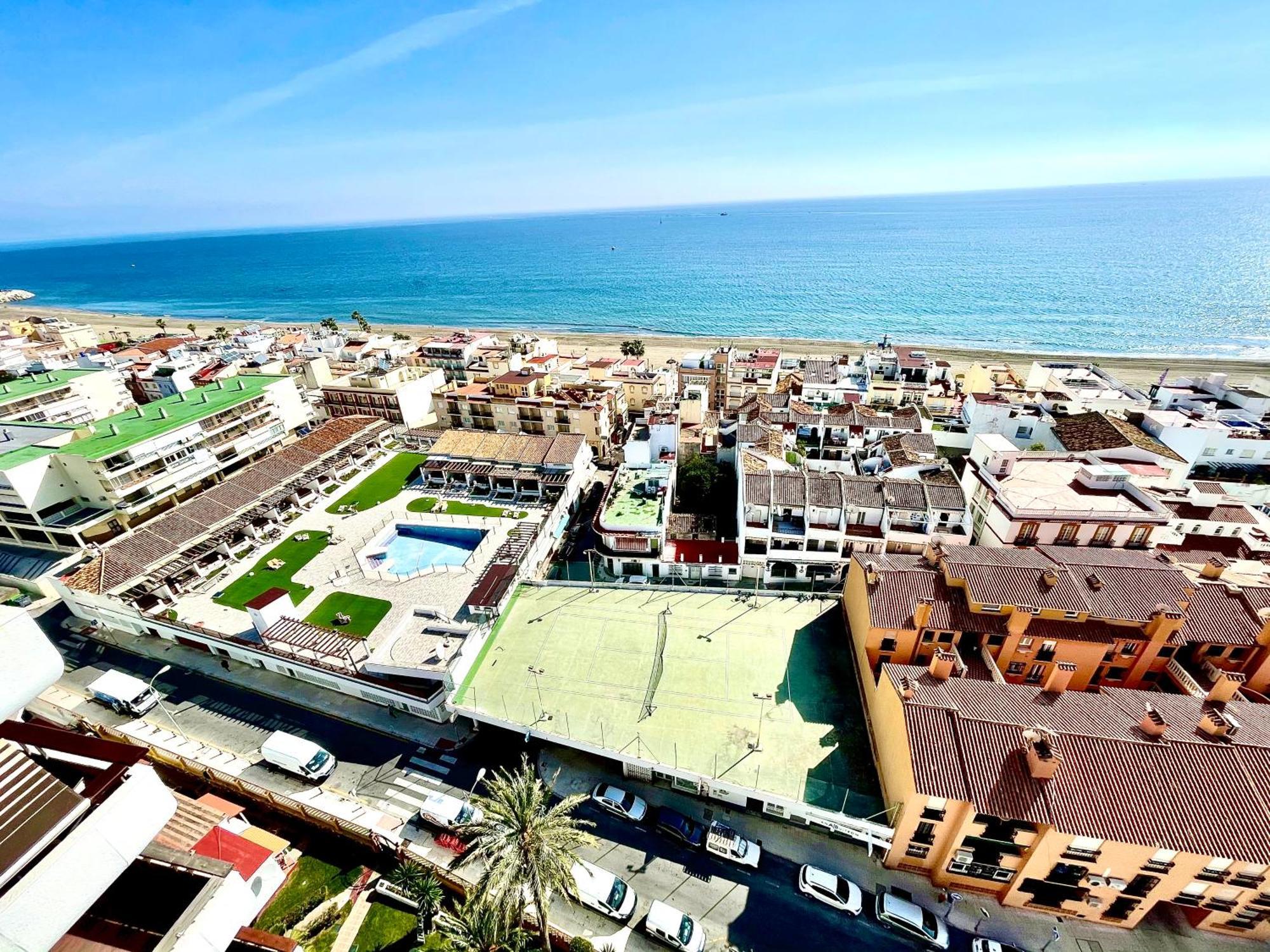 Gorgeous Apartment At The Sea In La Carihuela! Torremolinos Eksteriør billede