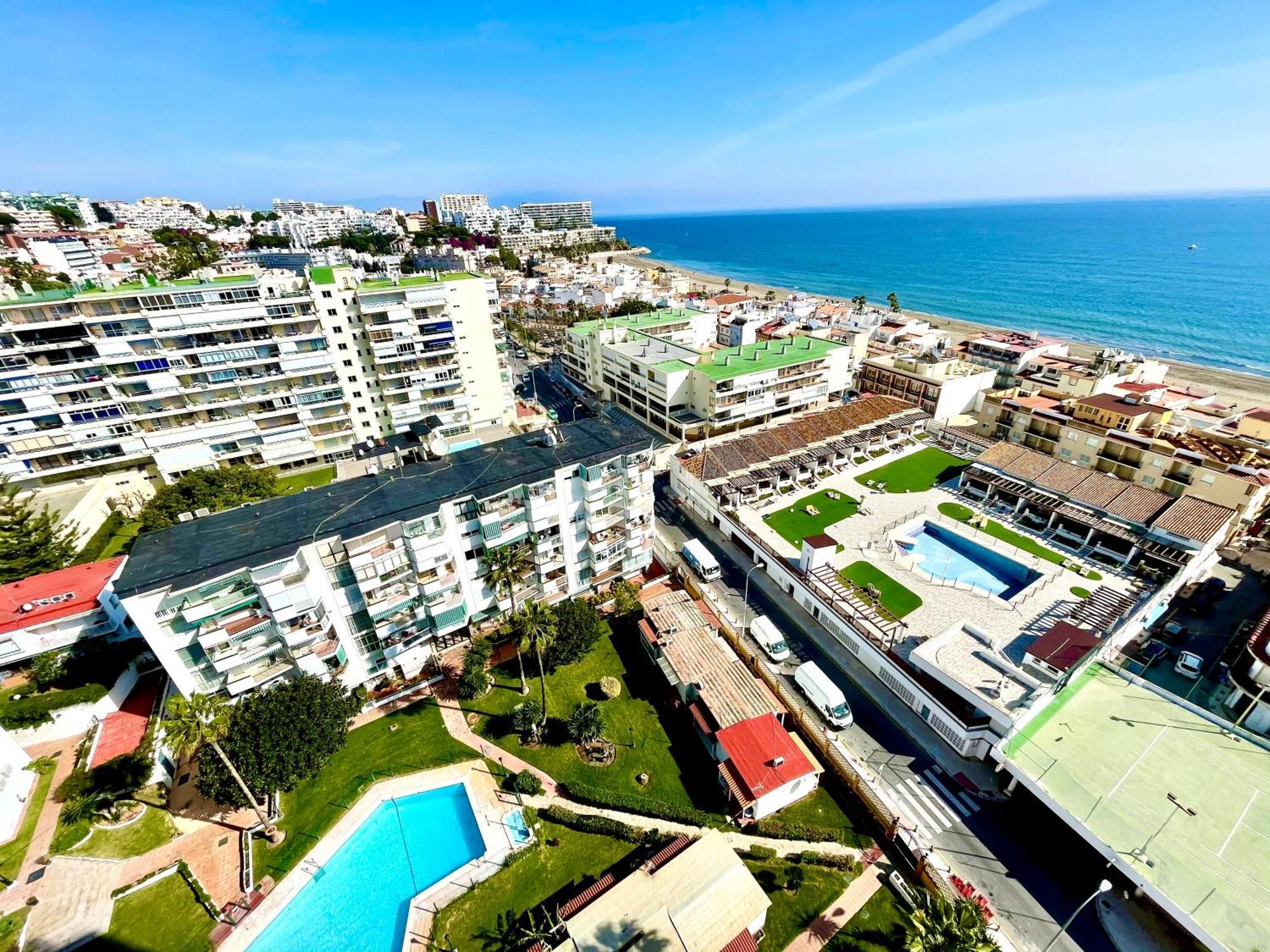 Gorgeous Apartment At The Sea In La Carihuela! Torremolinos Eksteriør billede
